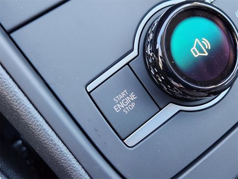 New 2026 Volkswagen Tiguan SE image 11