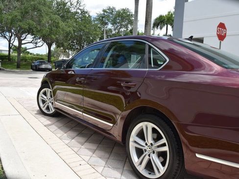 Used 2013 Volkswagen Passat TDI SEL Premium FWD image 22