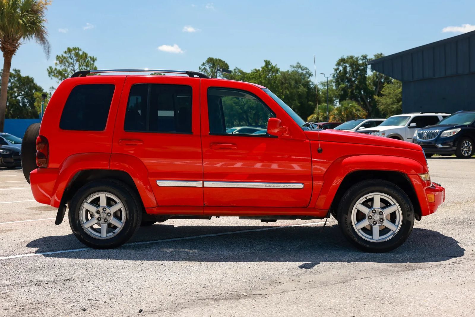Used 2006 Jeep Liberty Limited AWD/4WD image 8