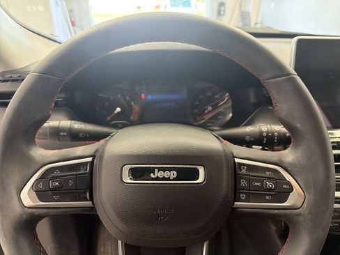 Used 2022 Jeep Compass Trailhawk AWD/4WD image 28