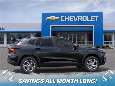 New 2026 Chevrolet Trax LS w/ LS Convenience Package FWD image 5