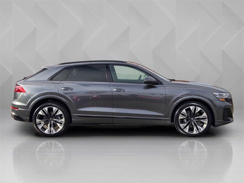 Certified 2024 Audi Q8 Prestige image 7