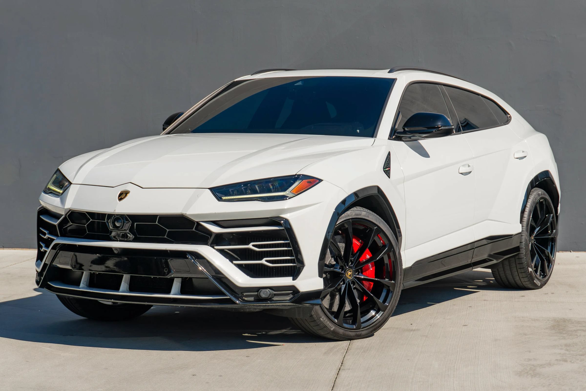 Used 2021 Lamborghini Urus AWD/4WD image 3