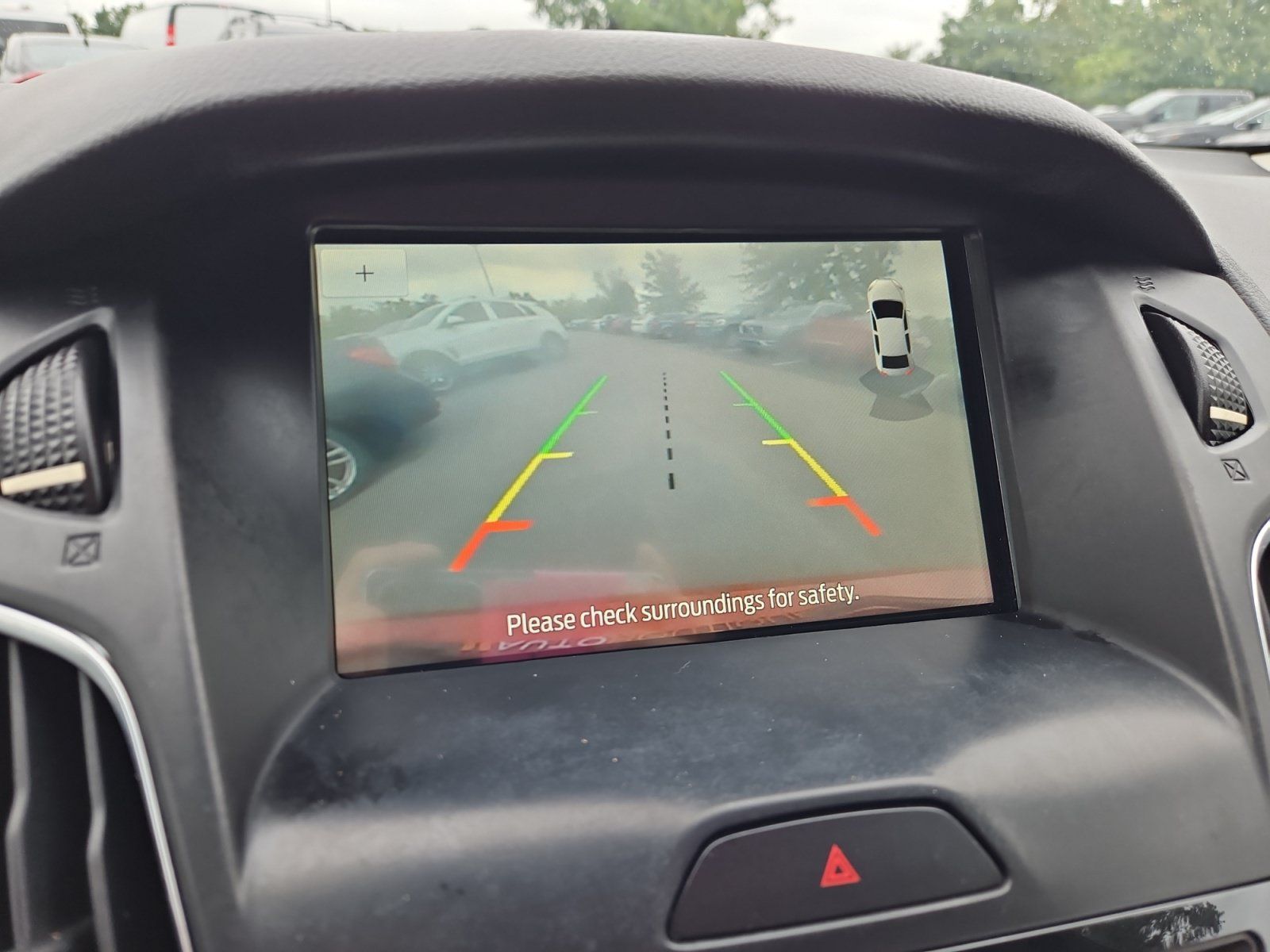 Used 2018 Ford Focus SEL w/ Cold Weather Package FWD image 16