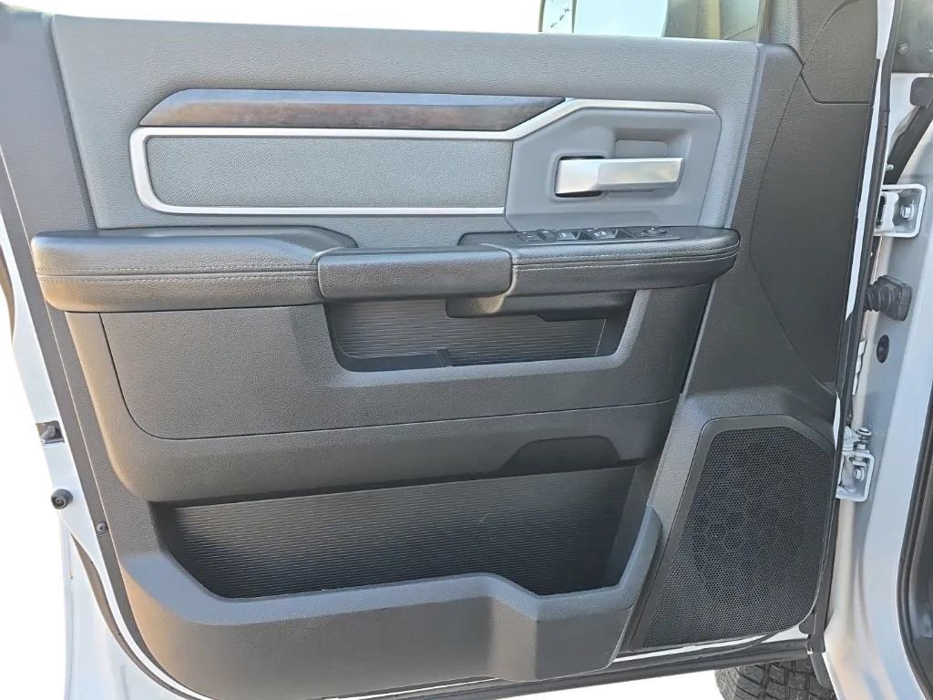 Used 2022 RAM 2500 Big Horn AWD/4WD image 13