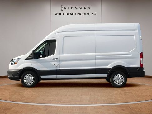 Used 2025 Ford Transit 250 148 High Roof RWD image 8