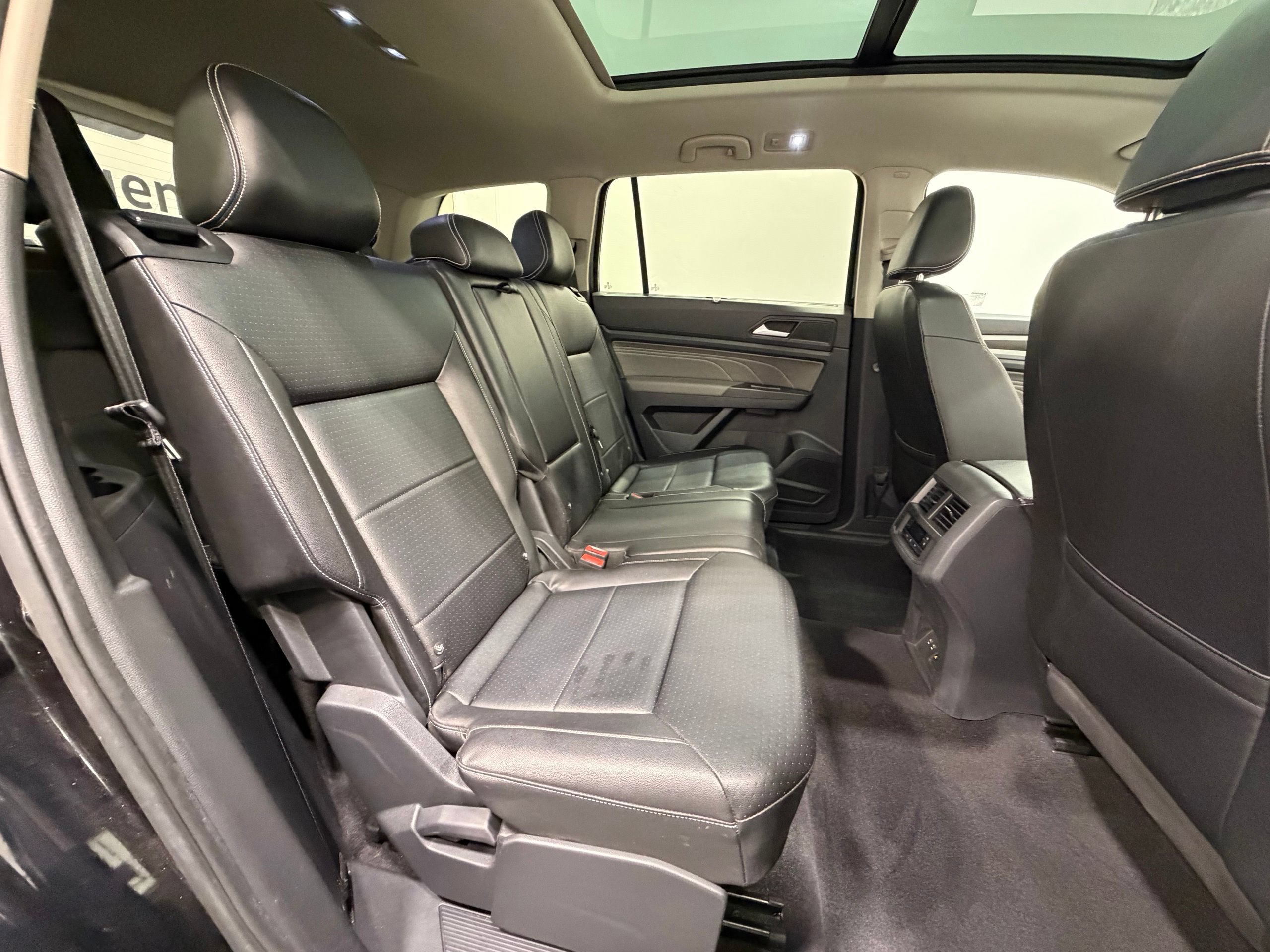 Used 2022 Volkswagen Atlas SE w/ Panoramic Sunroof Package AWD/4WD image 31