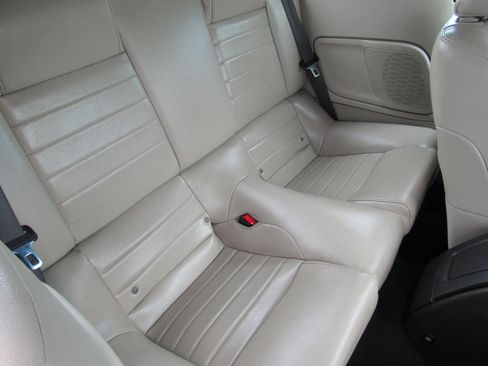 Used 2010 Ford Mustang Convertible RWD image 34