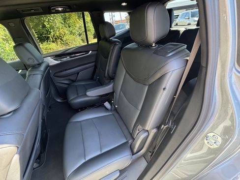 Used 2025 Cadillac XT6 Premium Luxury image 39