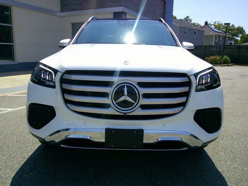 Used 2024 Mercedes-Benz GLS 450 4MATIC image 15