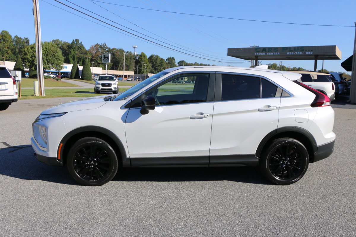 Used 2024 Mitsubishi Eclipse Cross LE AWD/4WD image 2