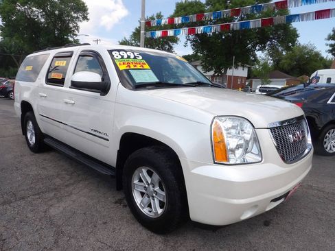Used 2012 GMC Yukon XL SLT w/ SLT-2 Equipment Package AWD/4WD image 3