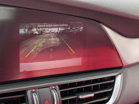 Used 2023 Alfa Romeo Giulia Veloce image 22