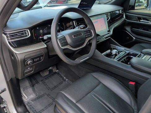 Used 2022 Jeep Wagoneer Series II RWD image 23