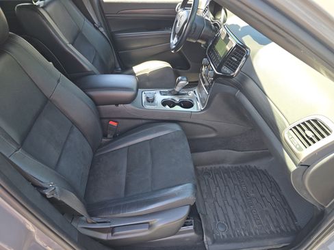 Used 2022 Jeep Grand Cherokee Laredo X AWD/4WD image 27