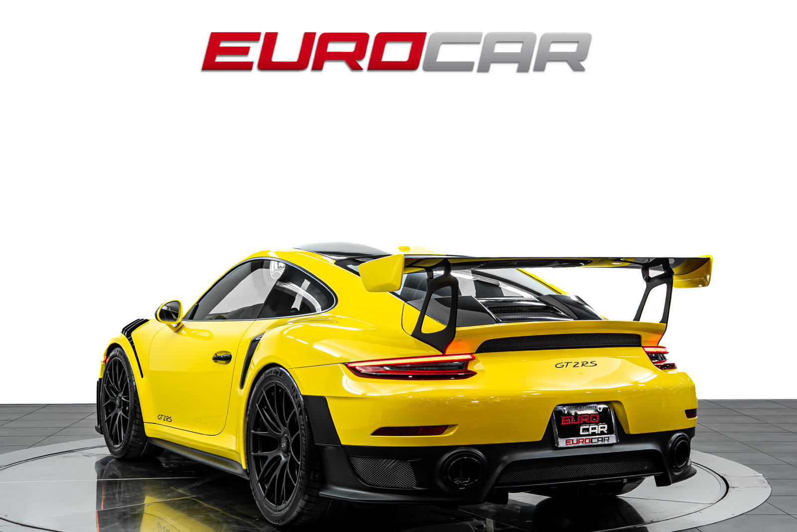 Used 2019 Porsche 911 GT2 RS RWD image 3