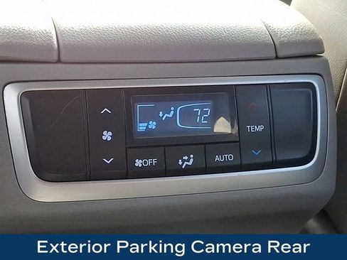 Used 2019 Toyota Highlander XLE image 13