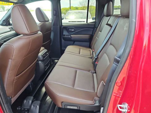 Certified 2025 Honda Ridgeline RTL image 32