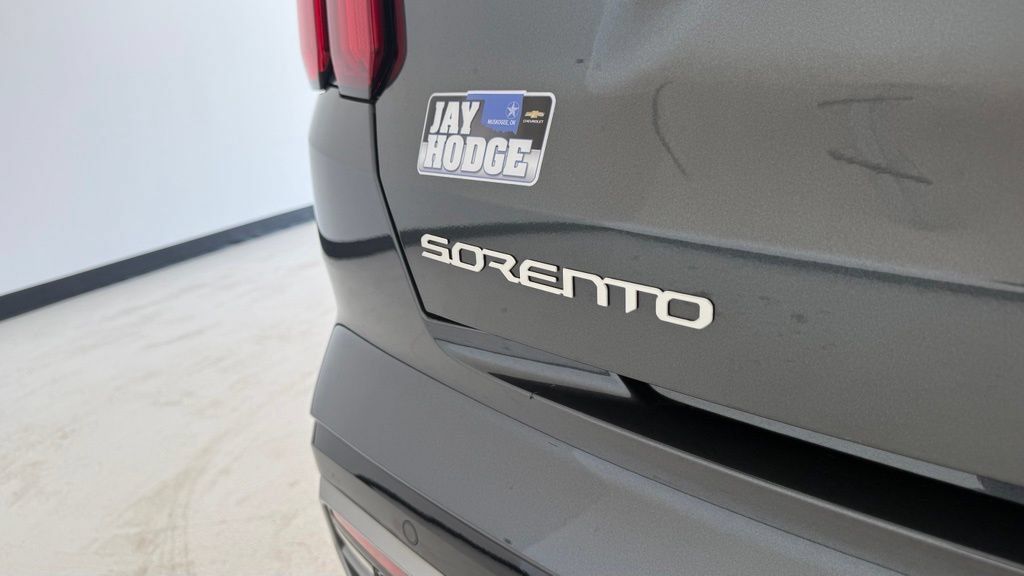 Used 2023 Kia Sorento SX AWD/4WD image 21