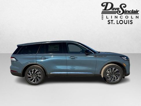 New 2026 Lincoln Aviator AWD image 4