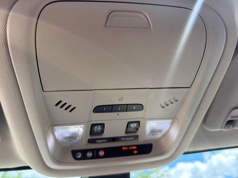 Used 2019 GMC Acadia Denali w/ Technology Package AWD/4WD image 18