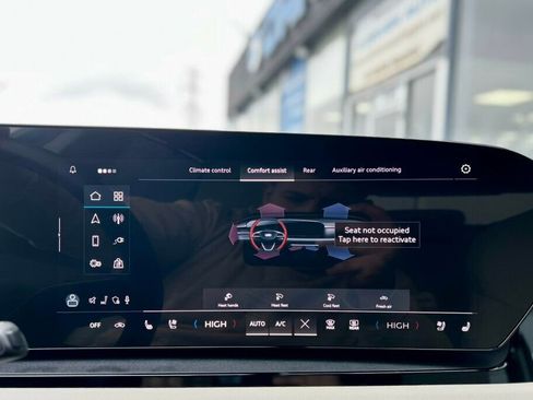 Used 2025 Audi Q6 e-tron Premium Plus w/ Premium Plus image 33