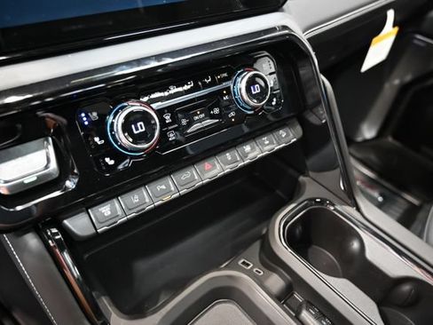 New 2026 GMC Sierra 2500 AT4X w/ LPO, Black Badging Package AWD/4WD image 8
