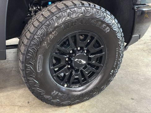 New 2026 Chevrolet Silverado 2500 ZR2 image 14