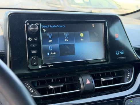 Used 2018 Toyota C-HR XLE FWD image 19