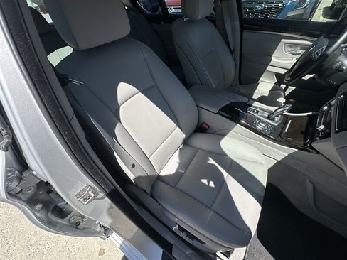 Used 2011 BMW 550i xDrive Sedan AWD/4WD image 37