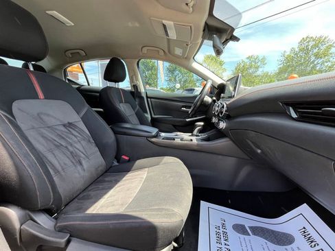 Used 2022 Nissan Sentra SR w/ Electronics Package FWD image 23