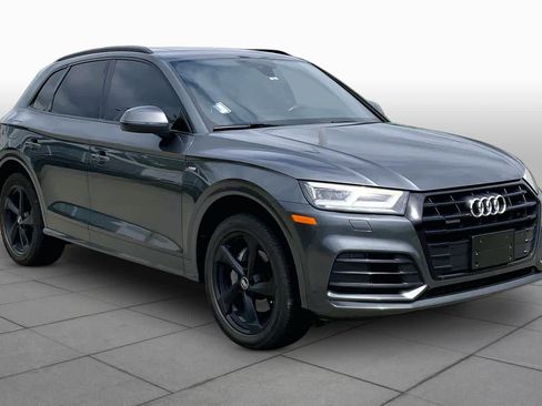 Used 2020 Audi Q5 2.0T Titanium Premium Plus w/ Premium Plus Package image 2