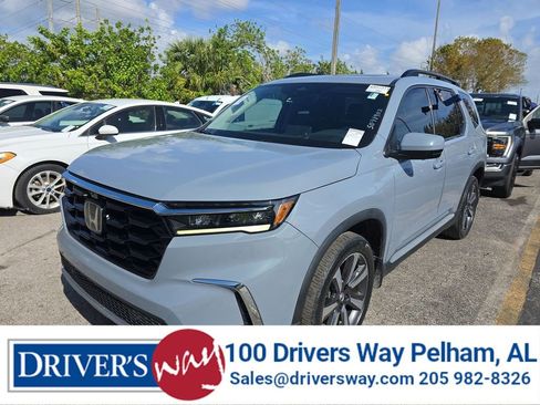 Used 2023 Honda Pilot Elite image 1