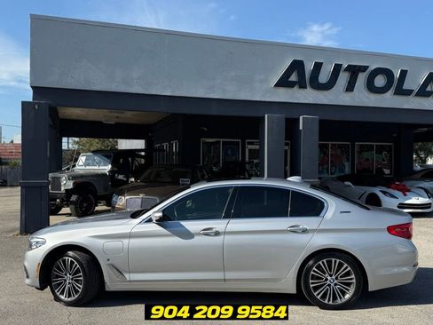 Used 2018 BMW 530e w/ Premium Package 2 RWD image 3