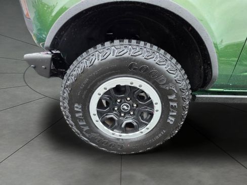 Used 2023 Ford Bronco Badlands w/ Sasquatch Package AWD/4WD image 39