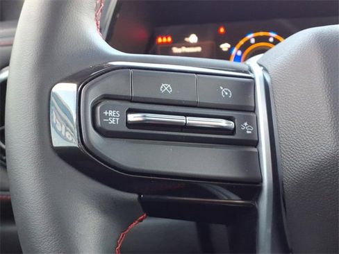 Used 2024 Chevrolet Colorado Z71 w/ Z71 Convenience Package 2 image 14