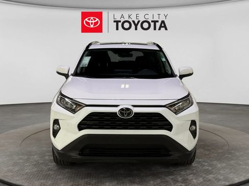 Used 2020 Toyota RAV4 XLE Premium FWD image 14