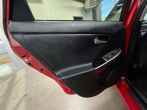 Used 2015 Toyota Prius Persona Series image 17