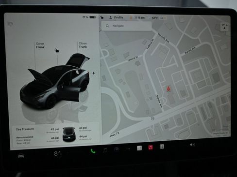 Used 2023 Tesla Model Y Long Range image 25