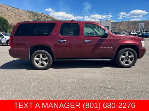 Used 2008 Chevrolet Suburban LTZ w/ LTZ Preferred Equipment Group AWD/4WD image 2