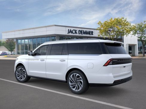 New 2026 Lincoln Navigator L Reserve AWD/4WD image 4