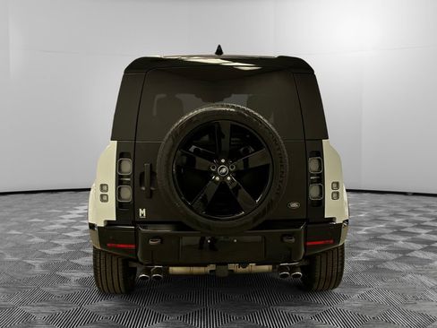Used 2022 Land Rover Defender 90 Carpathian Edition AWD/4WD image 4