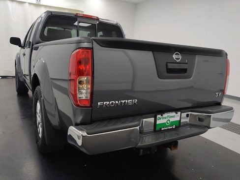 Used 2019 Nissan Frontier SV image 5
