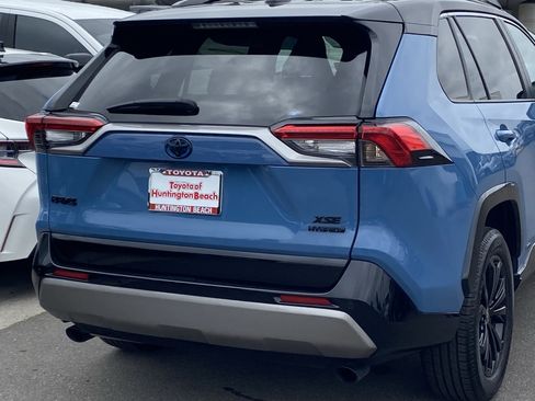 Certified 2022 Toyota RAV4 XSE AWD/4WD image 4