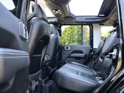 Used 2021 Jeep Wrangler Unlimited Sahara w/ Cold Weather Group AWD/4WD image 14