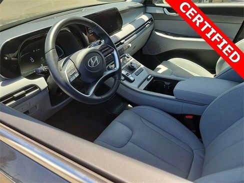 Used 2024 Hyundai Palisade SEL FWD image 2