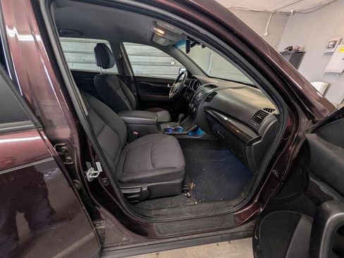 Used 2011 Kia Sorento LX w/ Convenience Pkg AWD/4WD image 29