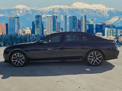 Used 2025 BMW 740i 740i image 4