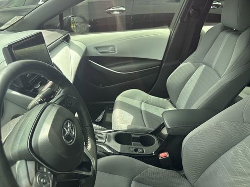 Used 2025 Toyota Corolla SE image 7