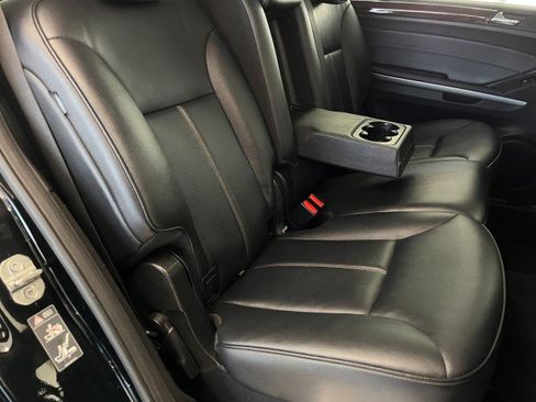 Used 2012 Mercedes-Benz GL 450 4MATIC image 36